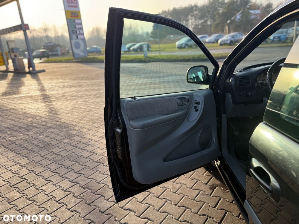 Chrysler Voyager 2.8 CRD Automatik Comfort - 11