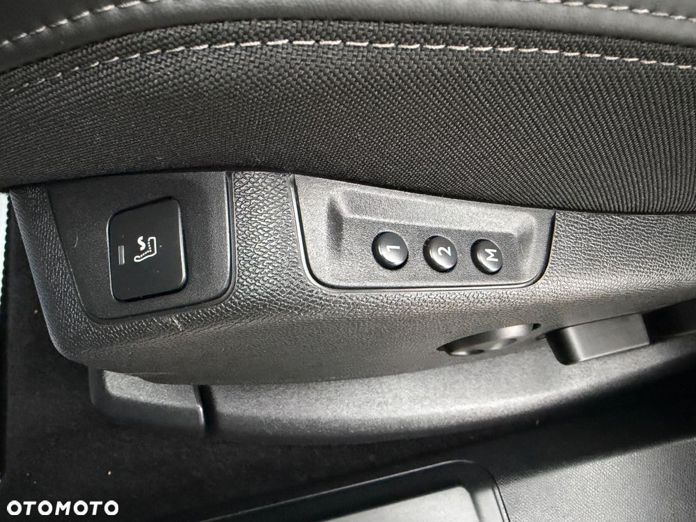 Peugeot 3008 PureTech 130 Stop & Start GPF Active Business-Paket - 18