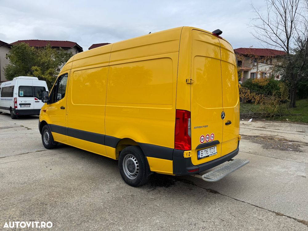 Mercedes-Benz Sprinter - 14