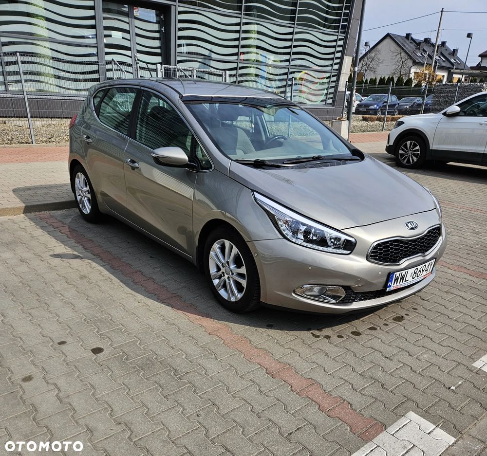 Kia Ceed - 14