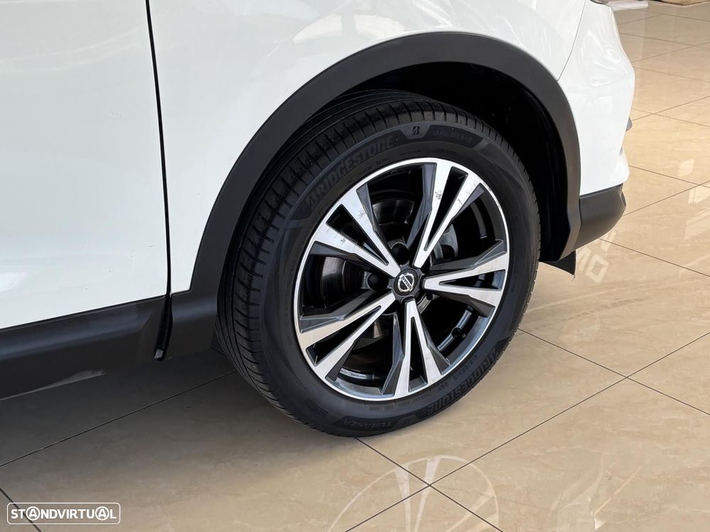 Nissan Qashqai 1.5 dCi N-Connecta J18 - 4