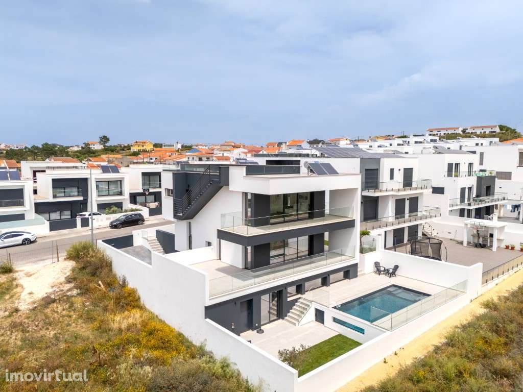 Moradia moderna com vista panorâmica de mar e perto de vários campo... - Grande imagem: 4/58