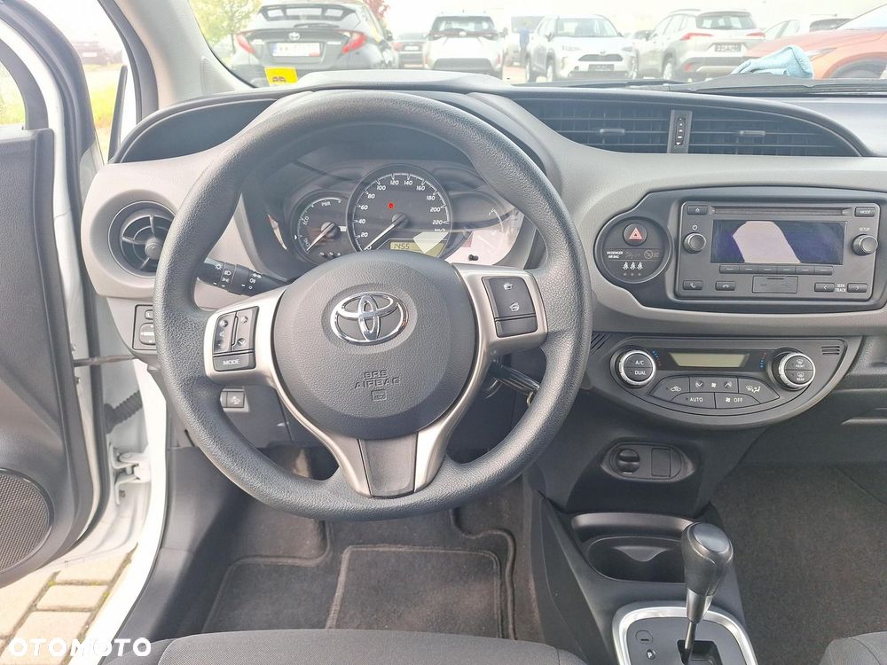 Toyota Yaris - 12