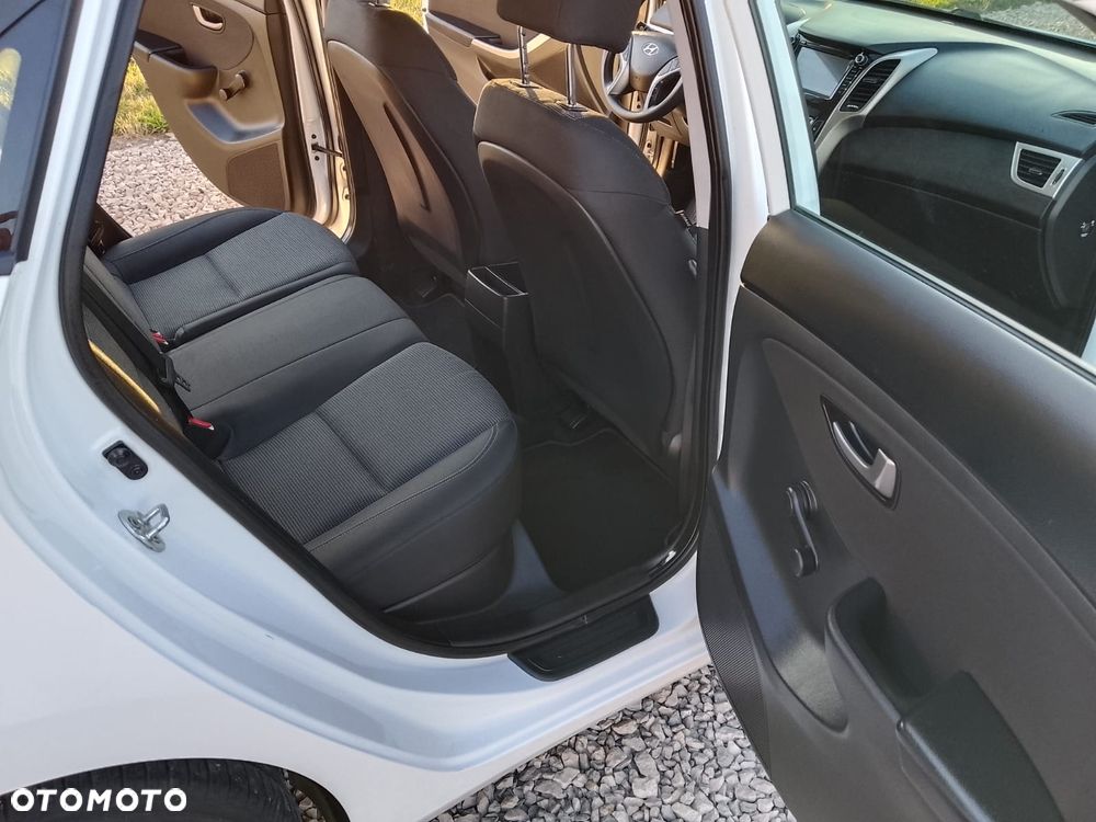 Hyundai i30 1.4 BlueDrive Comfort - 12