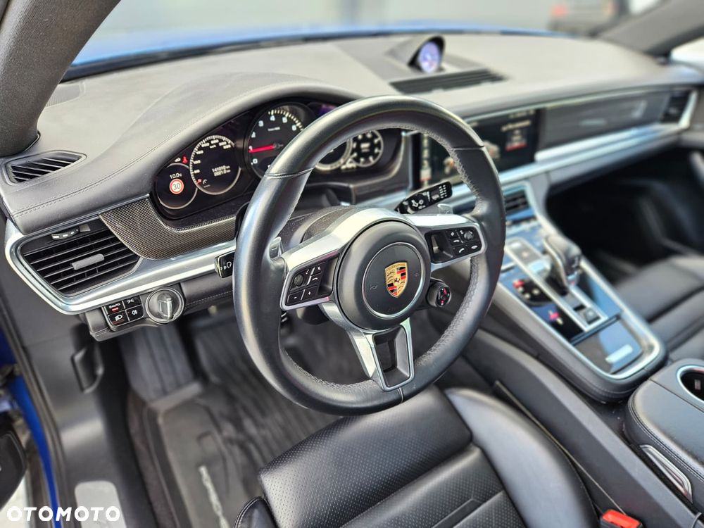 Porsche Panamera 4S - 24