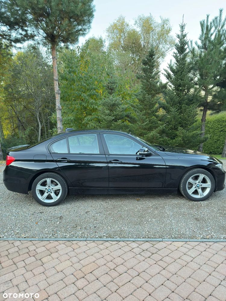 BMW Seria 3 320i xDrive - 8