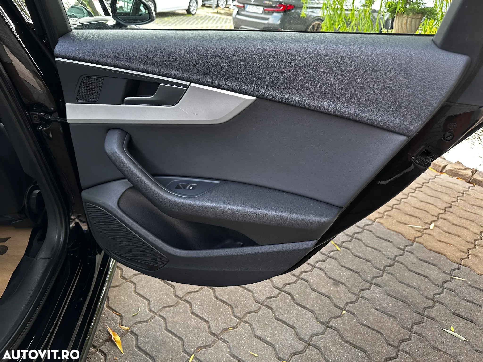 Audi A4 35 TFSI S tronic S line - 36