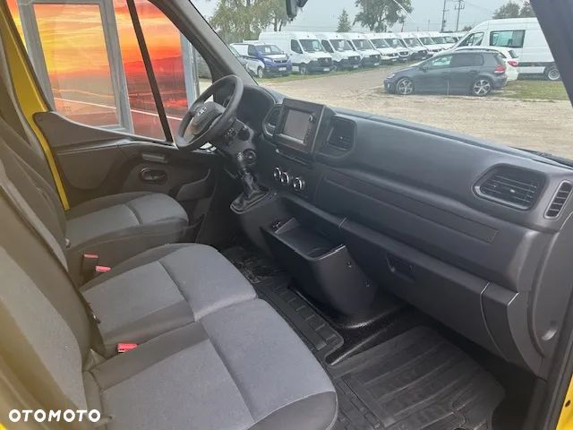 Nissan NV 400 - 9