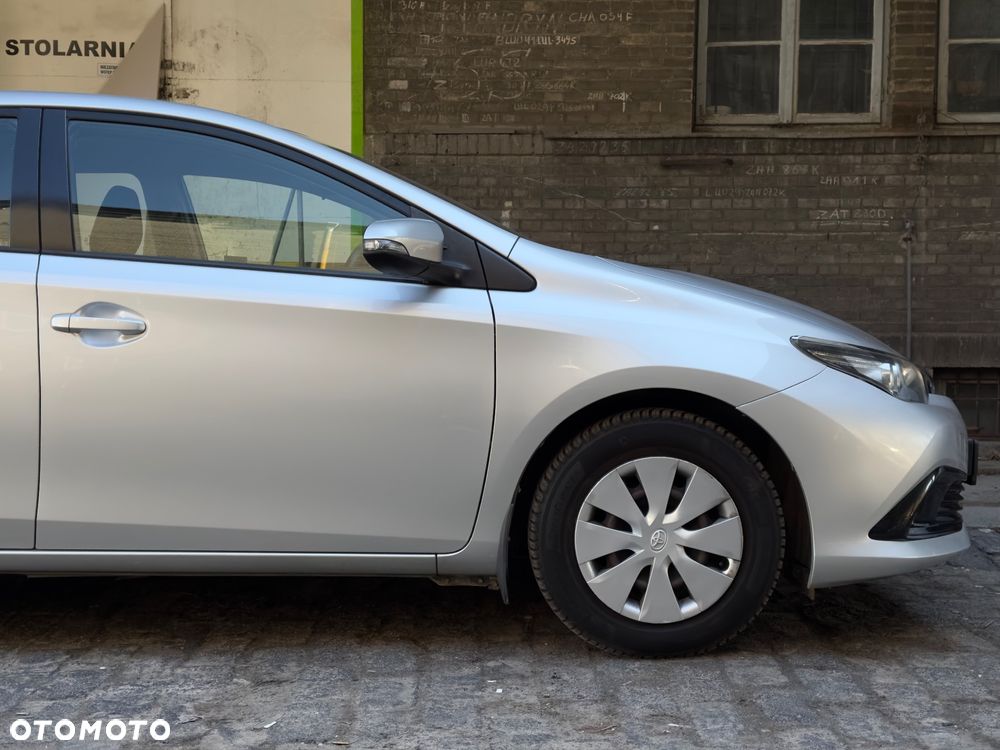 Toyota Auris - 12