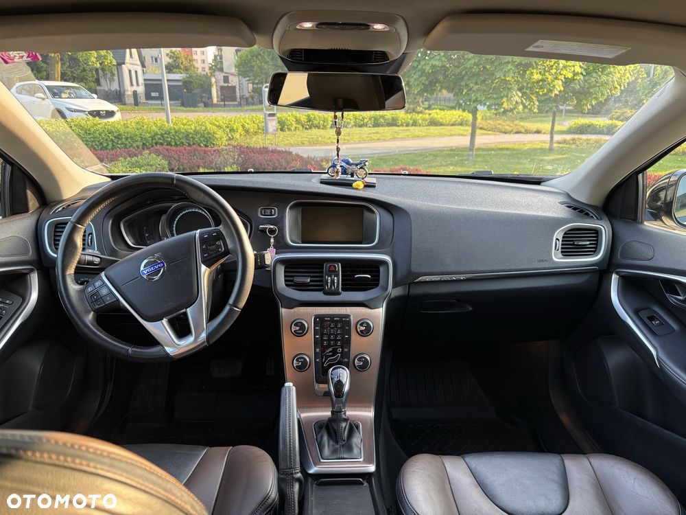 Volvo V40 Cross Country - 7