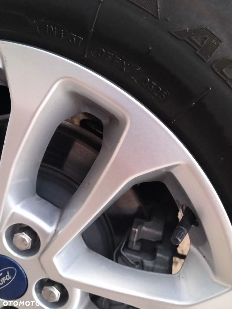 Ford Kuga - 13