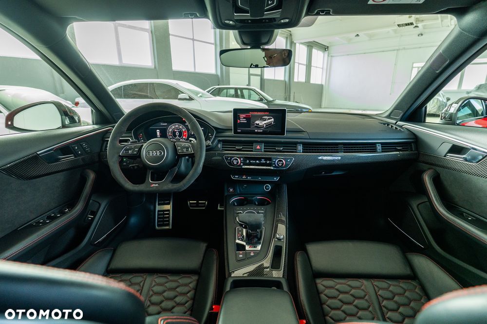 Audi RS4 Avant - 18