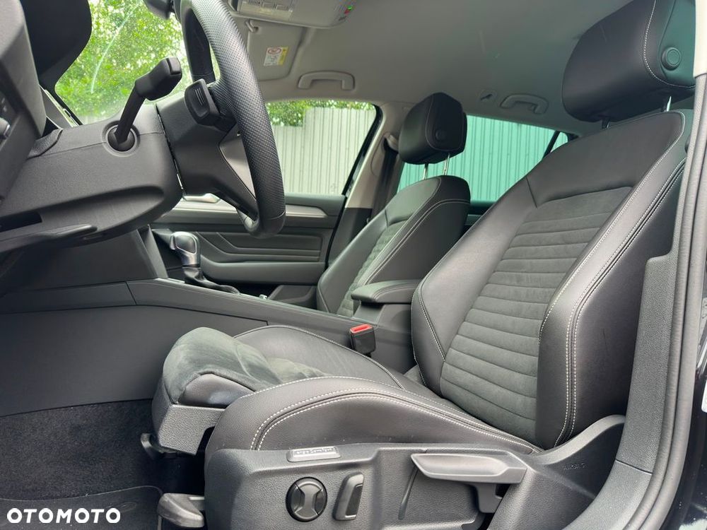 Volkswagen Passat - 11