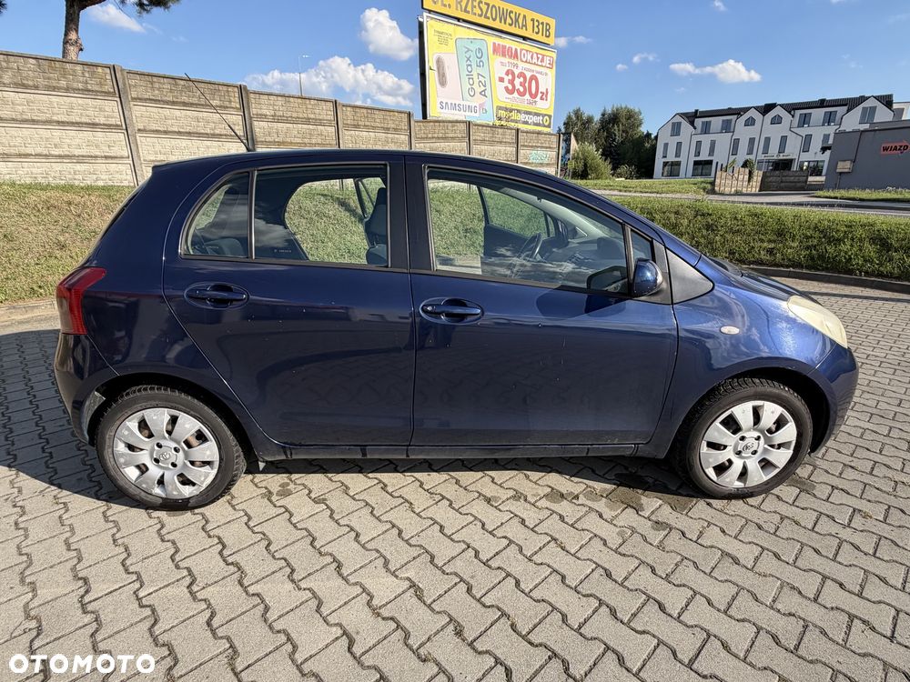 Toyota Yaris - 4