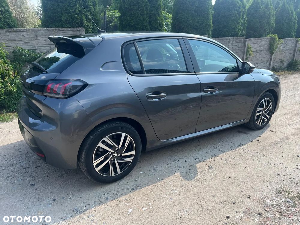 Peugeot 208 - 4