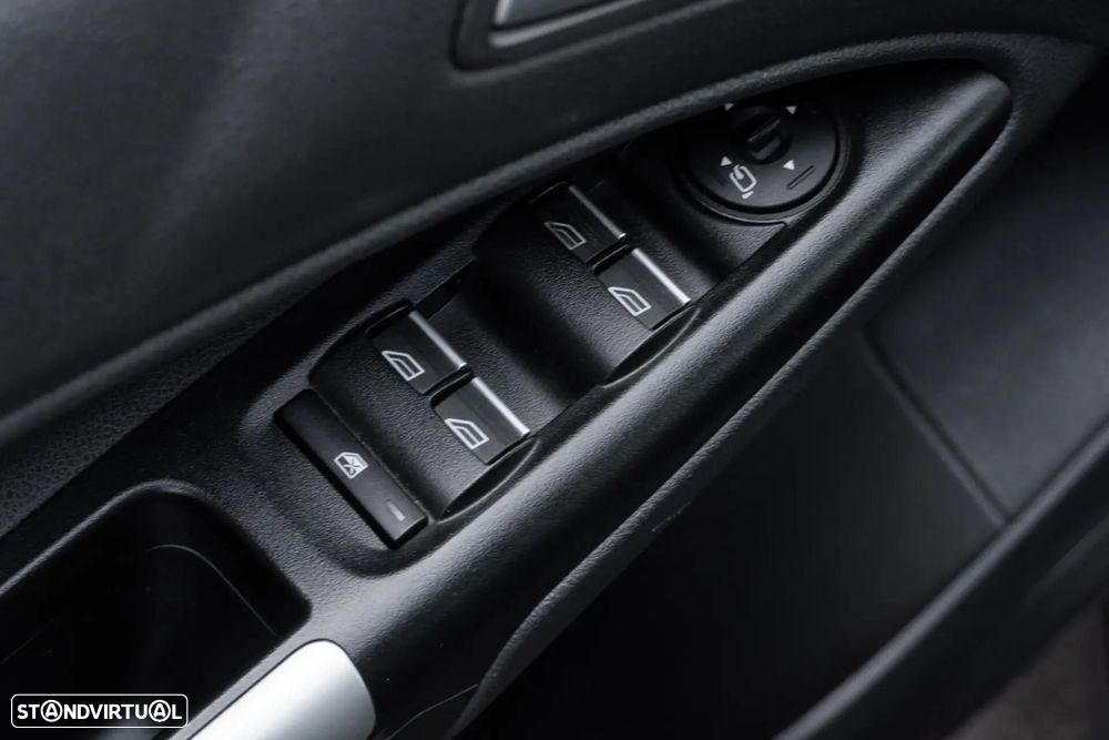 Ford Tourneo Connect 1.6 TDCi Titanium - 35