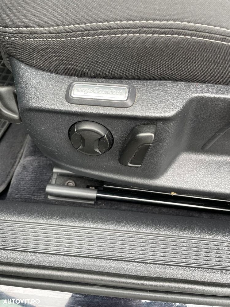 Volkswagen Passat 2.0 TDI DSG Comfortline - 12