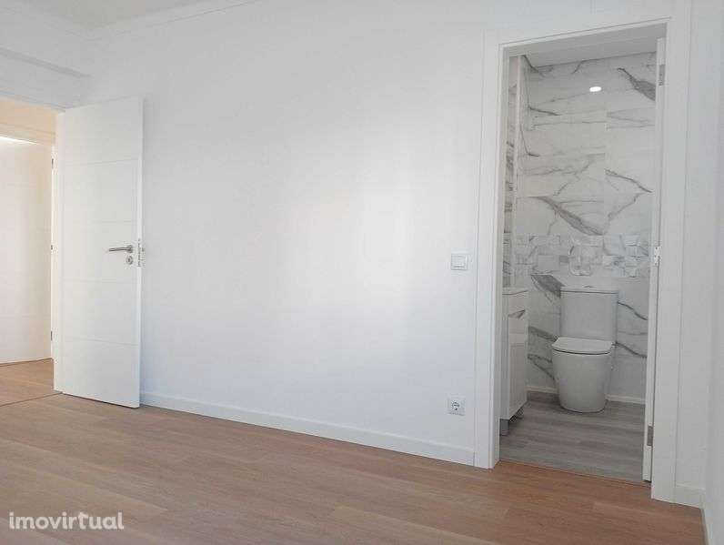 Apartamento T3 Renovado - Grande imagem: 2/12