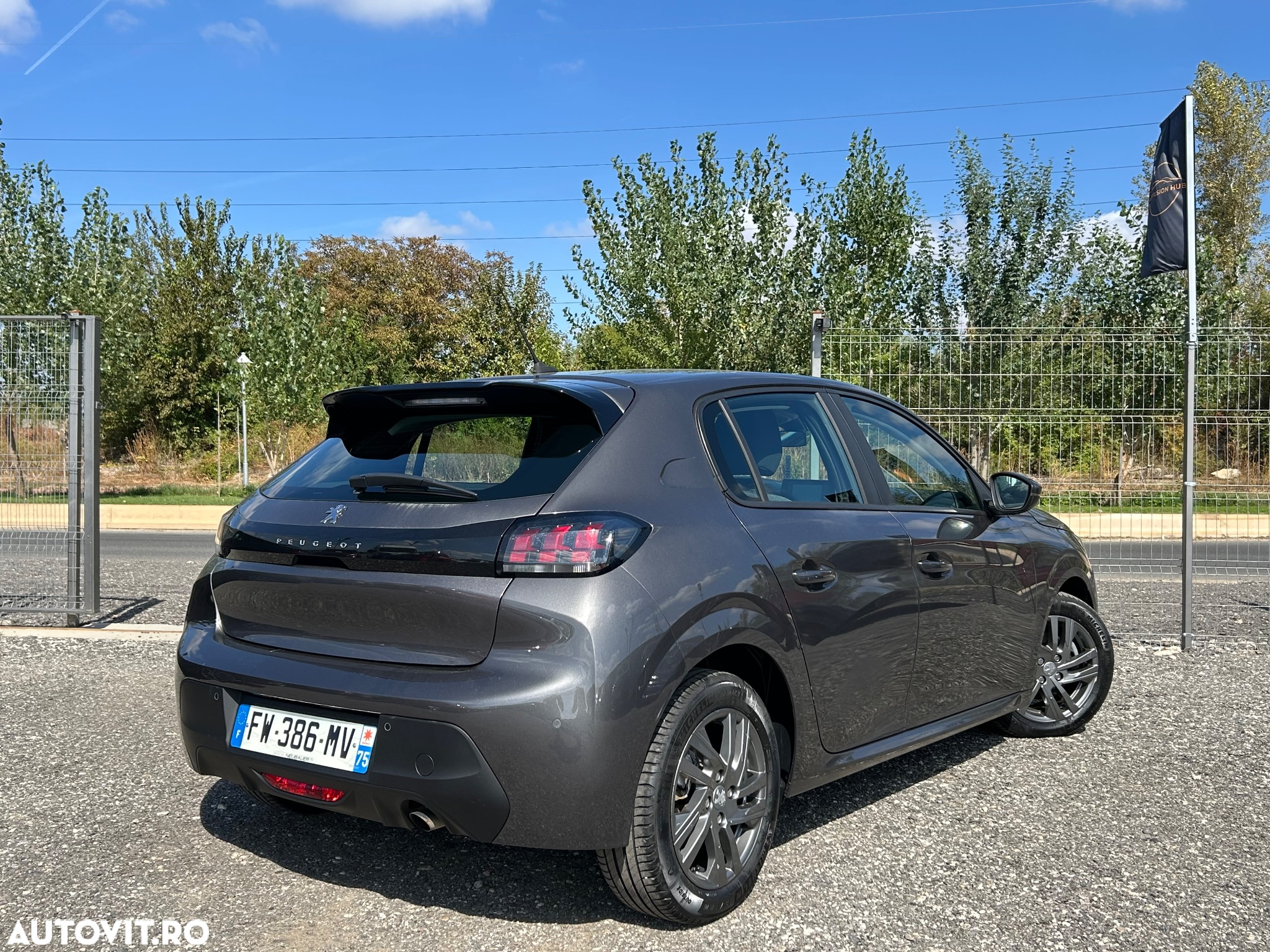 Peugeot 208 1.2 L PureTech STT EAT8 Active Pack - 4