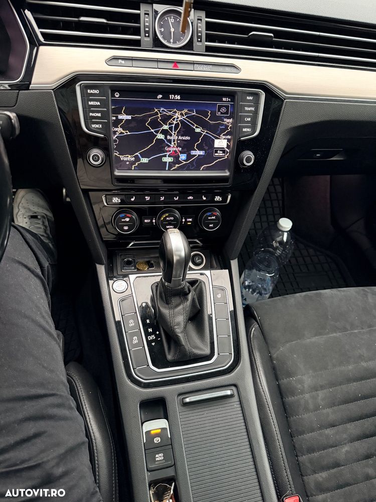 Volkswagen Passat 2.0 TDI DSG Highline - 14