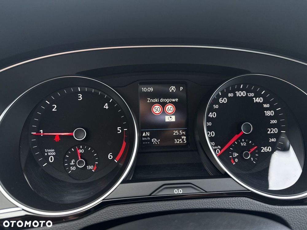 Volkswagen Passat Variant 2.0 TDI EVO Business DSG - 24