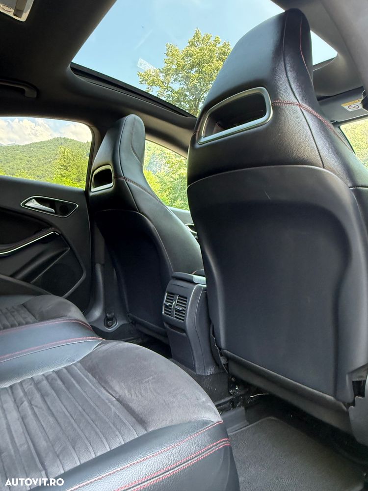 Mercedes-Benz CLA 220 CDI 7G-DCT AMG Line - 19