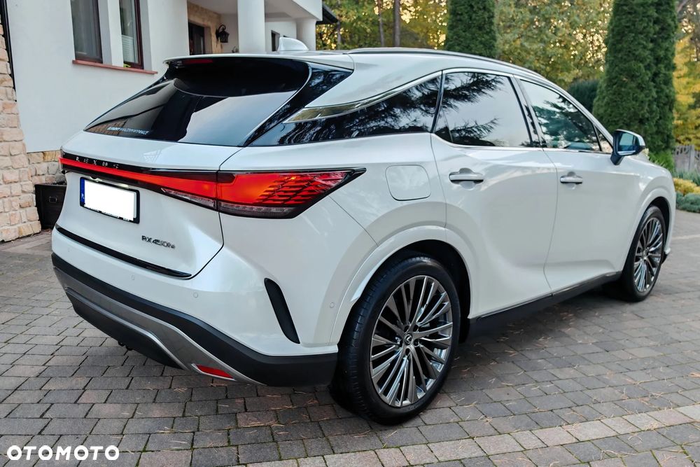 Lexus RX 450h+ Omotenashi - 5