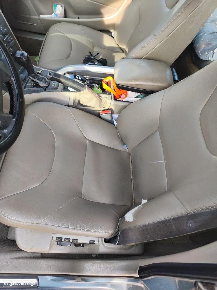 Volvo XC 70 D5 Nivel 2 Auto. - 10