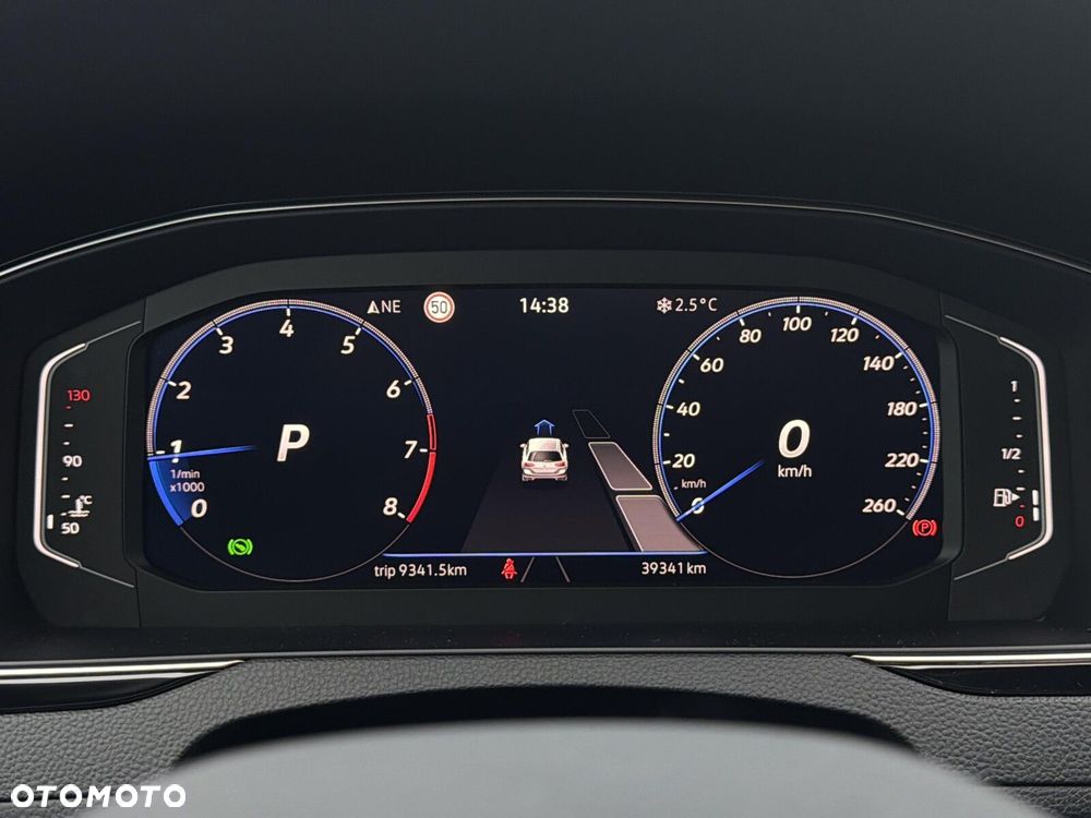 Volkswagen Passat - 32