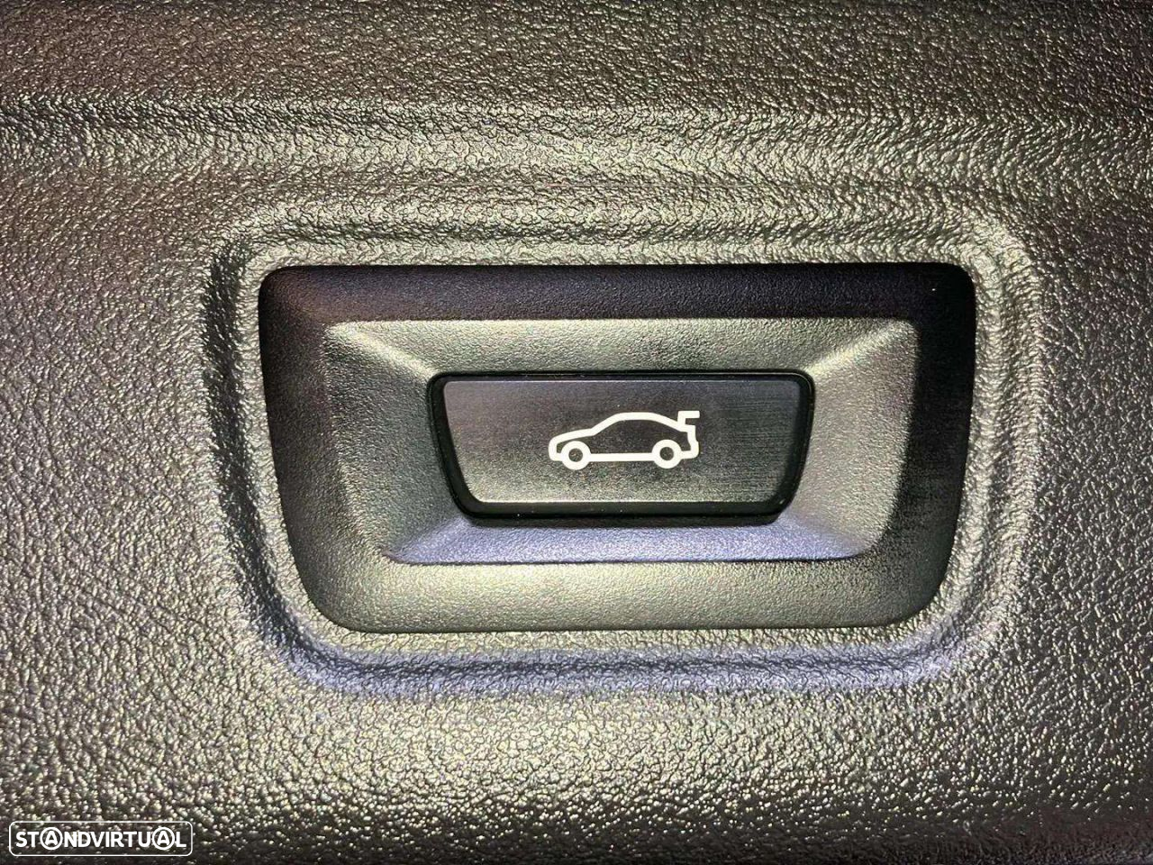 BMW 320 e Touring Corporate Edition Auto - 25