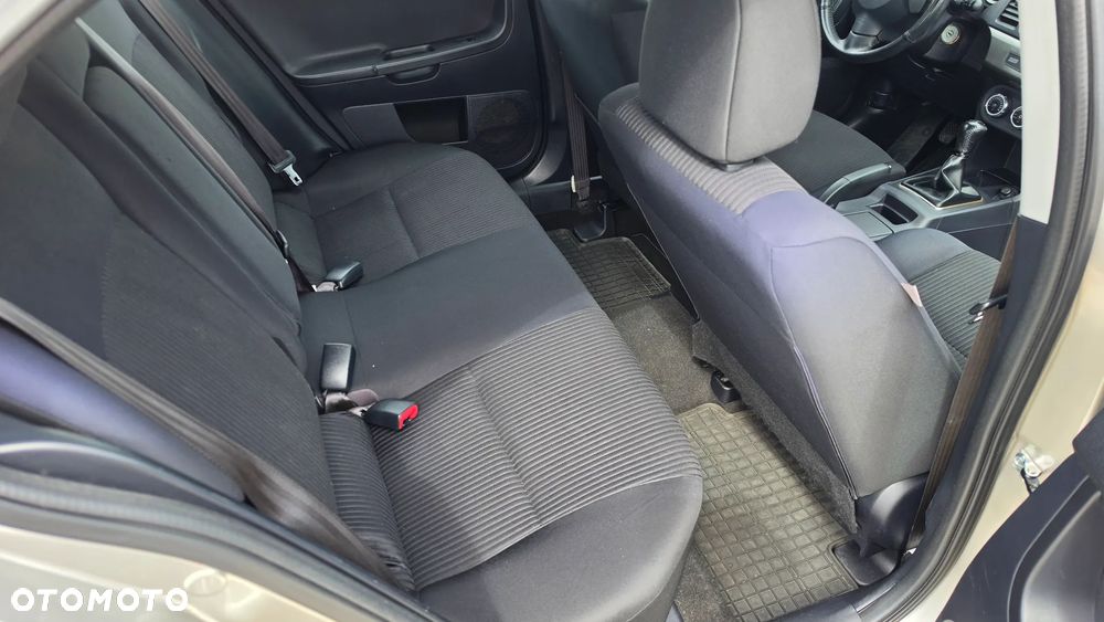 Mitsubishi Lancer 1.6 Invite - 30
