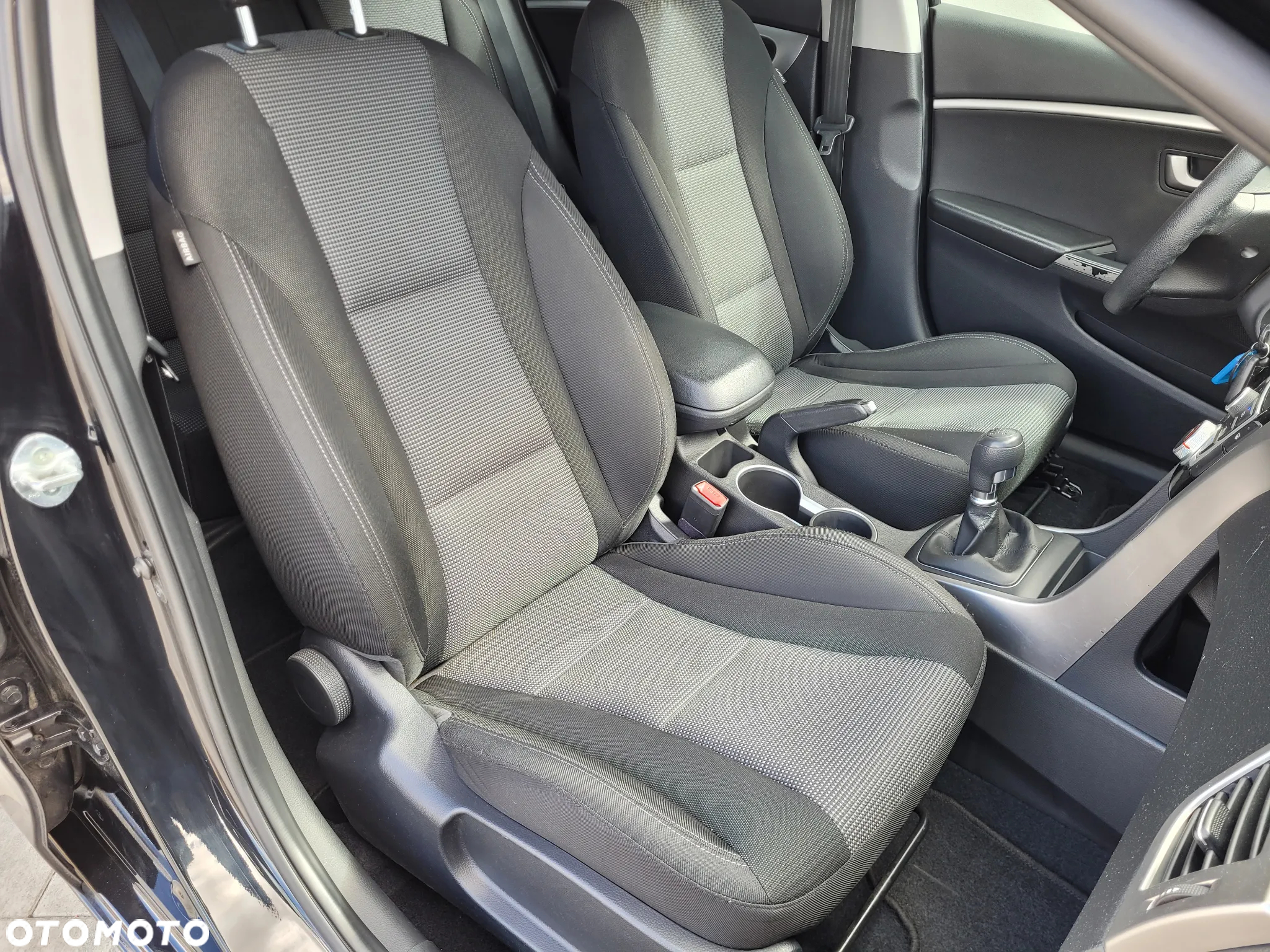 Hyundai i30 i30cw 1.4 Classic - 27