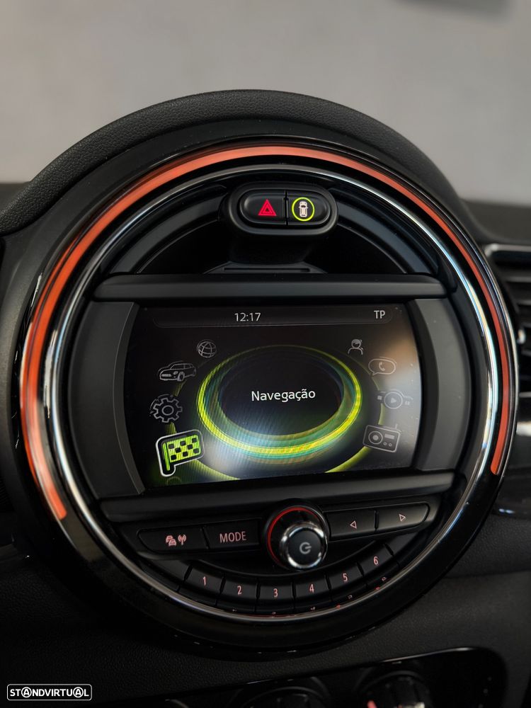 MINI Clubman Cooper Essential - 22