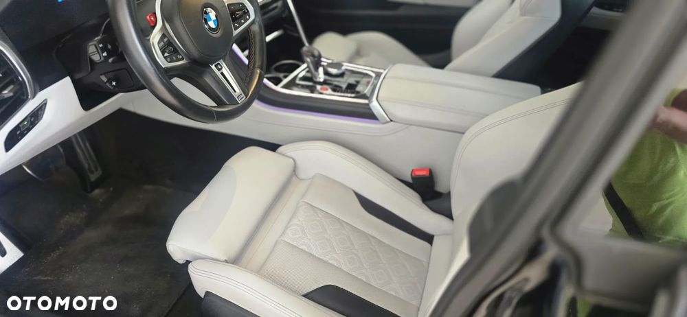 BMW M8 Competition - 12