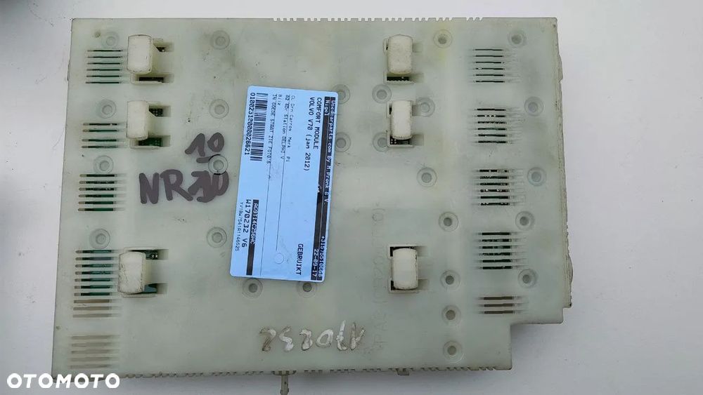 VOLVO V50 - S40 - XC60 SKRZYNKA BEZPIECZNIKÓW / MODUŁ BSI BCM CEM - 8