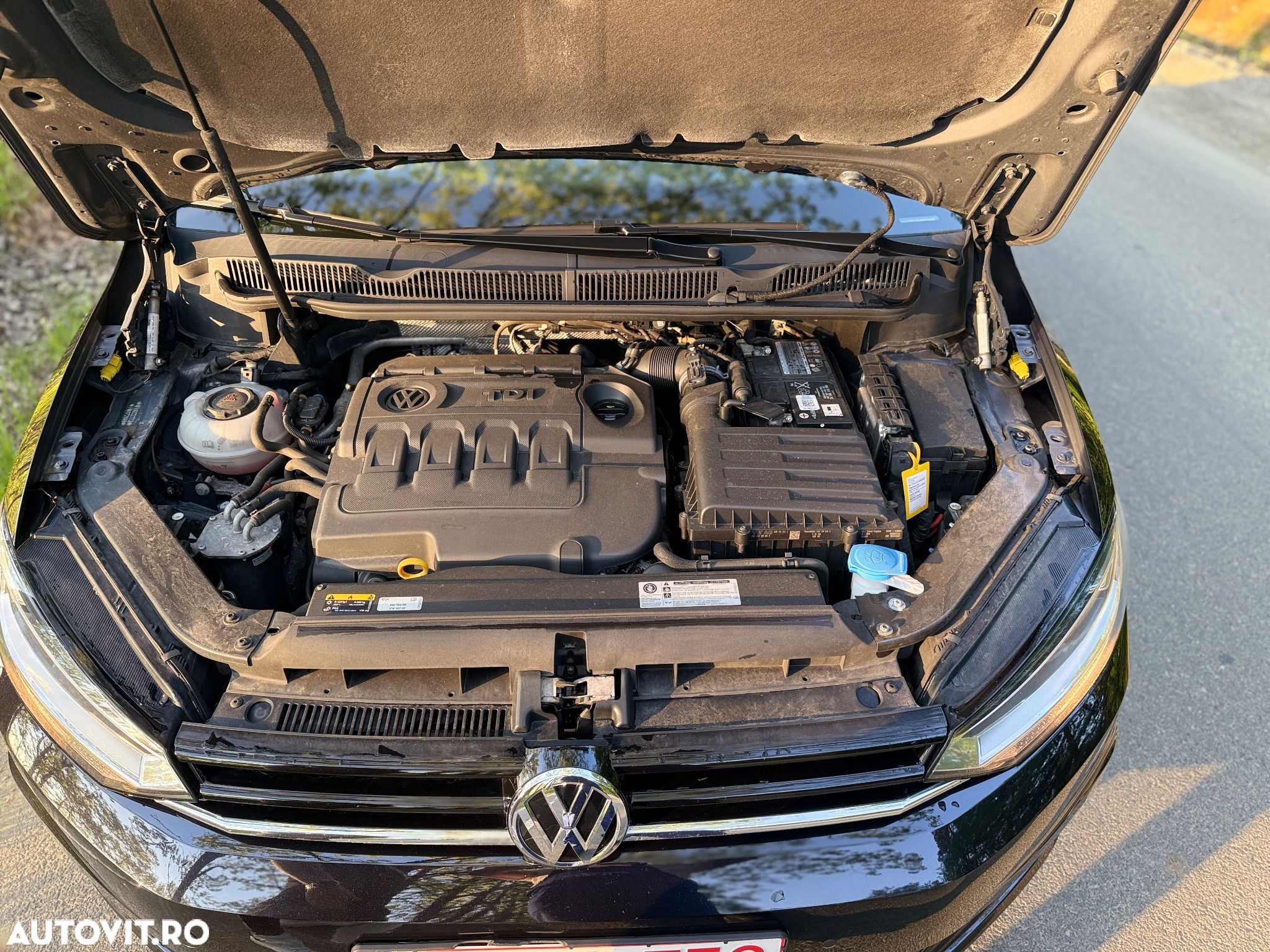 Volkswagen Touran 1.6 TDI DSG Comfortline - 8
