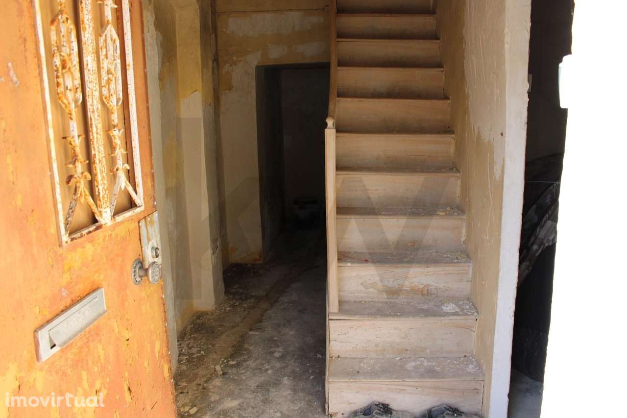 Moradia T2 para recuperar junto Barragem do Maranhão- Aviz- Benavila - Grande imagem: 2/15