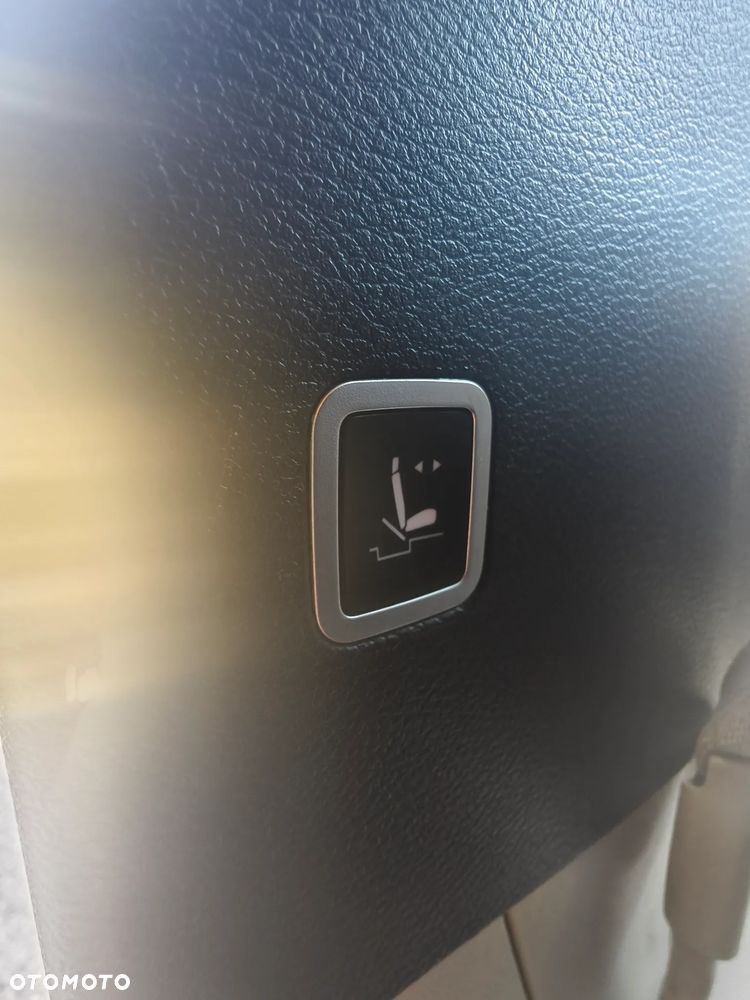 Chrysler Pacifica - 11