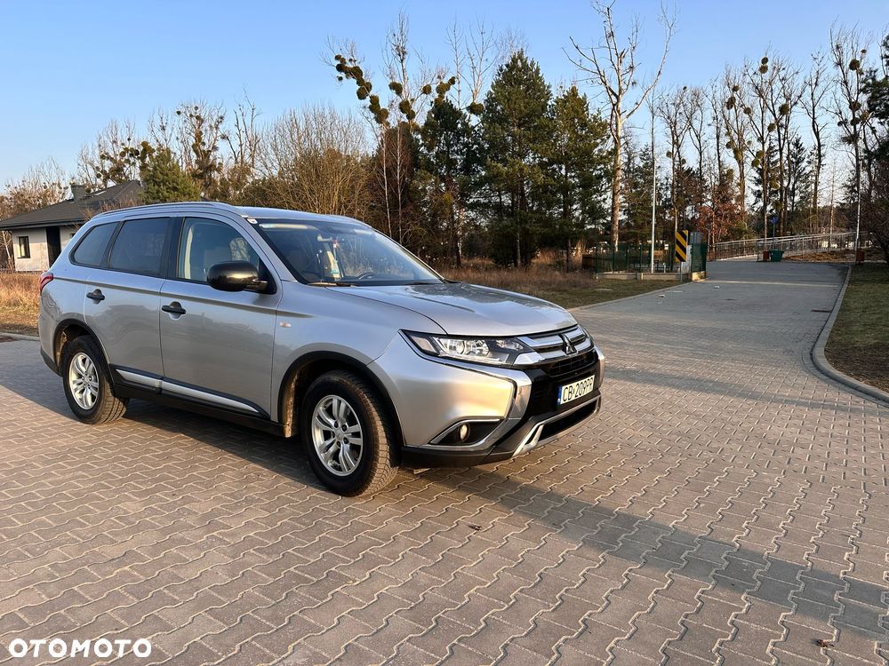 Mitsubishi Outlander - 10