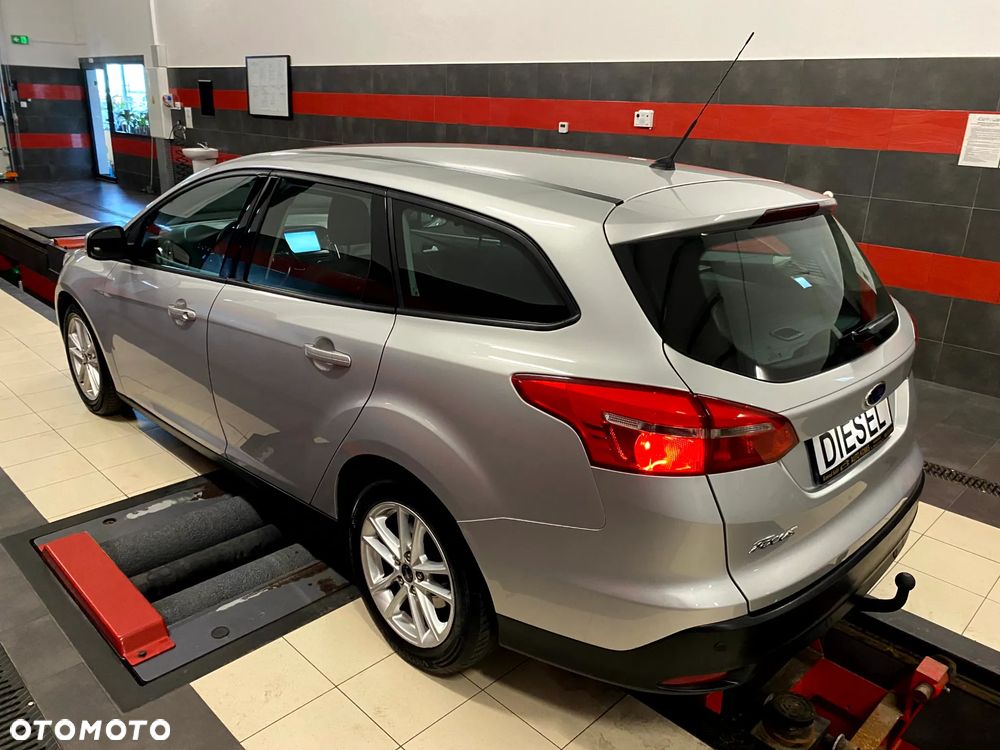 Ford Focus 1.6 TDCi DPF Titanium - 8