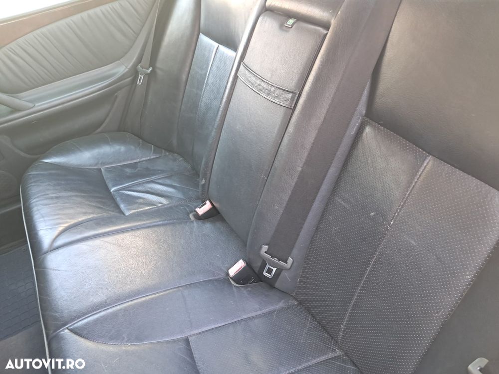 Mercedes-Benz E - 15
