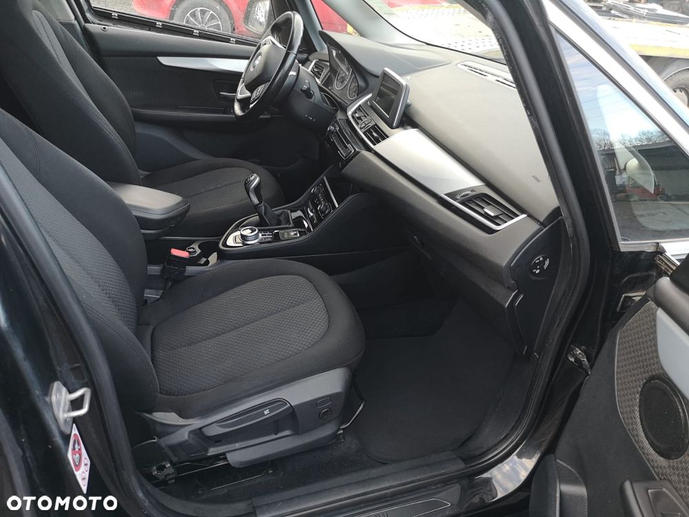 BMW Seria 2 218d Sport Line - 25