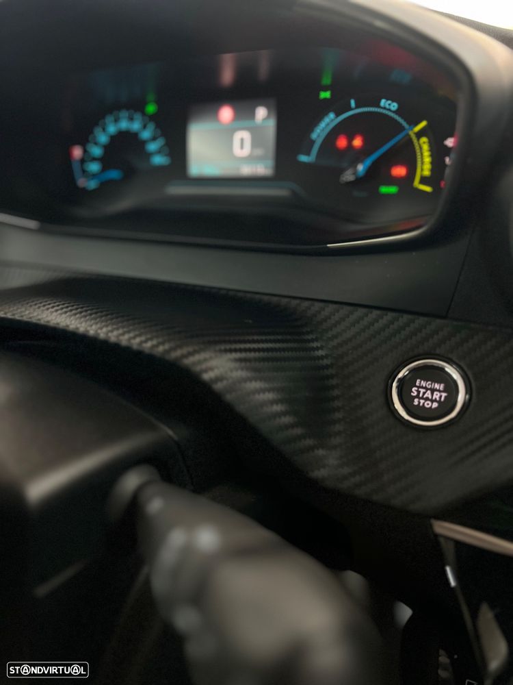 Peugeot e-208 Allure - 6