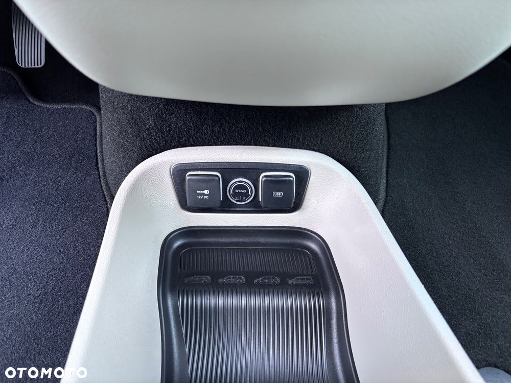 Chrysler Pacifica - 13