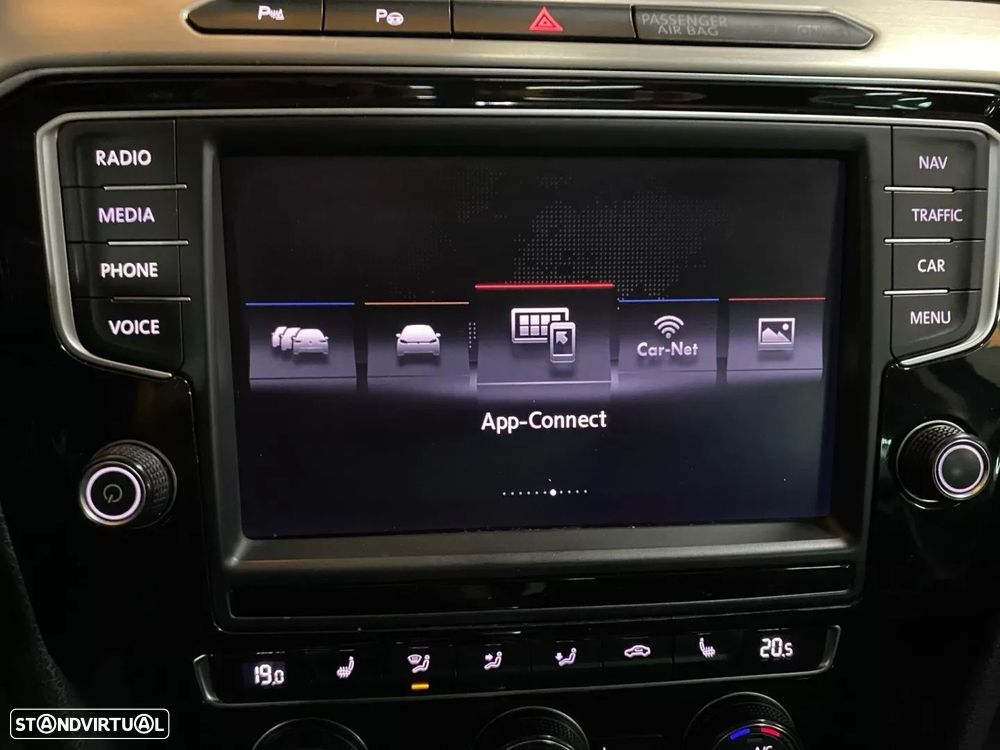 VW Passat Variant 2.0 TDi Highline DSG 4Motion - 12