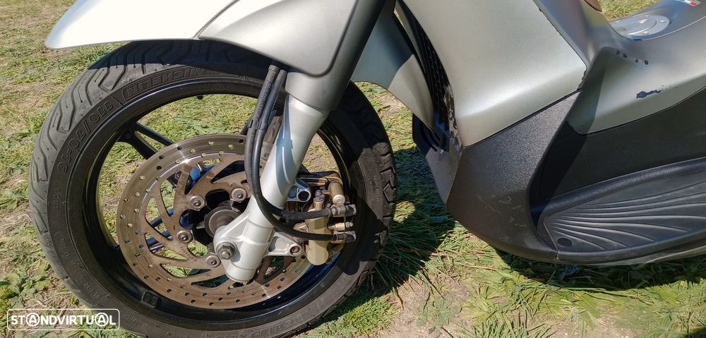 Piaggio Beverly - 17