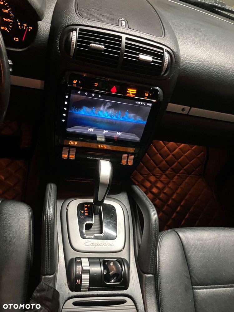 Porsche Cayenne - 10