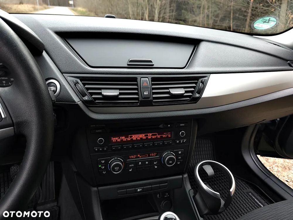 BMW X1 sDrive18i xLine - 33