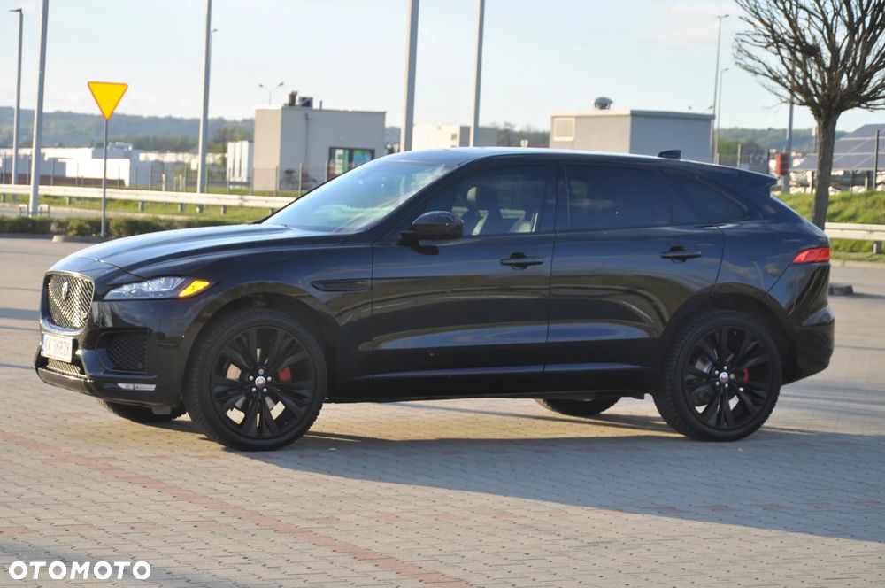 Jaguar F-Pace S AWD - 3