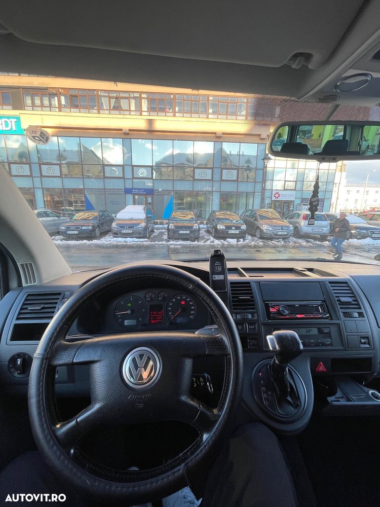 Volkswagen Caravelle - 9